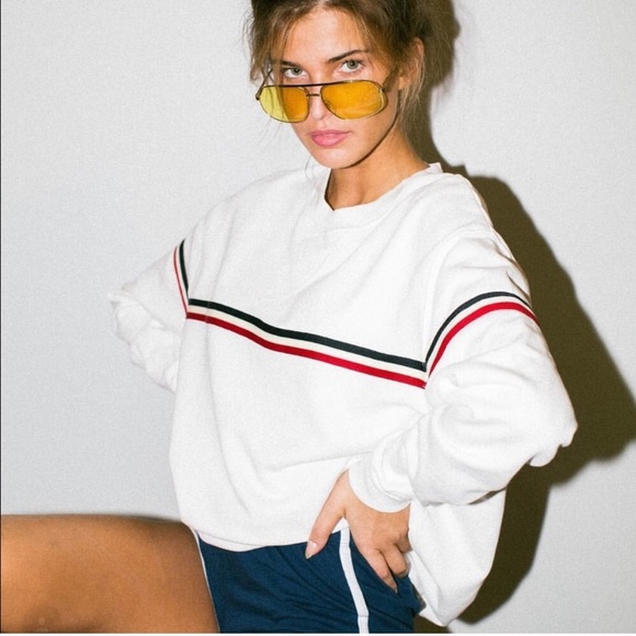 Brandy Melville Tops - Brandy Melville Gracen Sweatshirt
